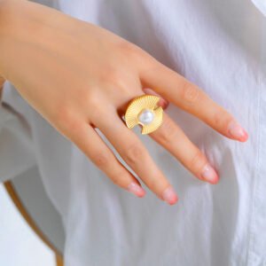 Highend Retro Pearl Gold plated Ring