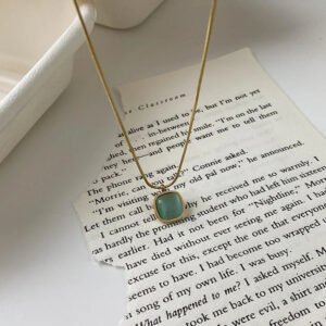 Vintage Light Green Square-Shaped High-Quality Necklace