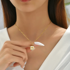 Elegant Flower Frame Gold Plated Neckalce
