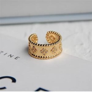 Luxurious Gold Quatrefoil Design Statement Ring